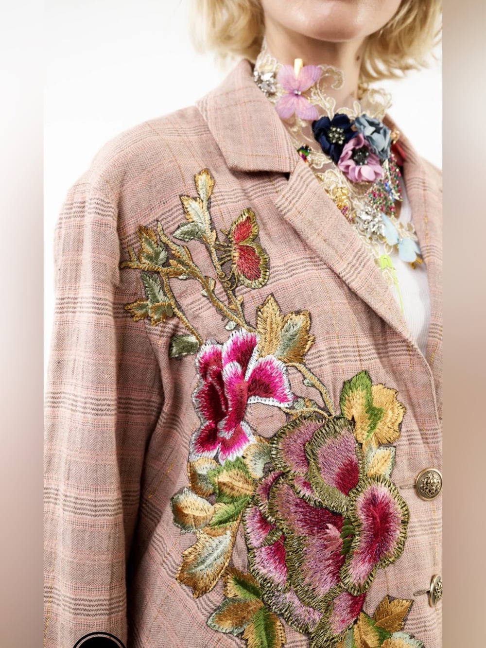 Aratta Blush Pink Plaid Blazer with Floral Embroidery - Picture 3 of 11